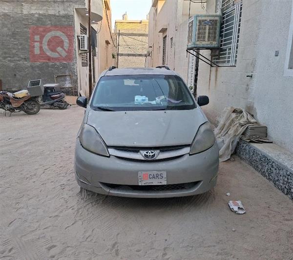 تۆیۆتا سیانا 2009  بۆ فرۆشتن لە عێراق - کەربەلا